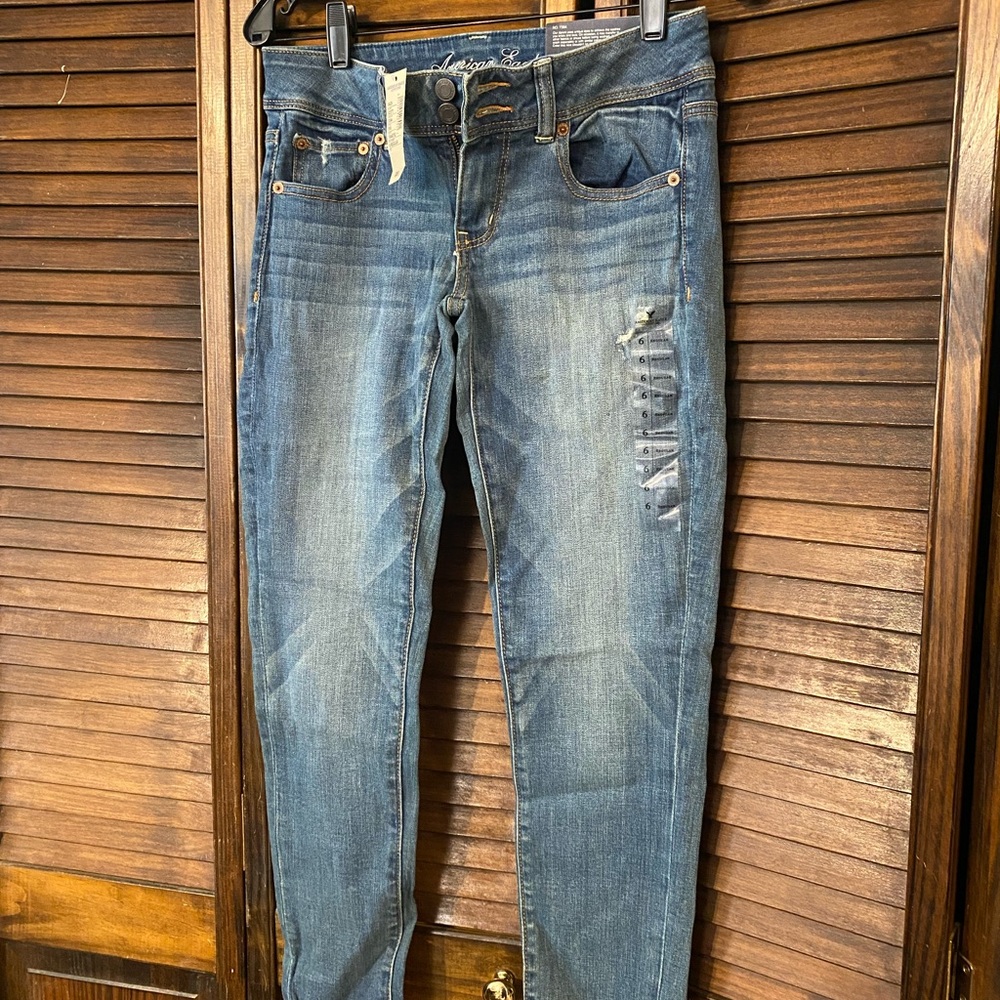 NWT American Eagle Skinny Jeans Size 6